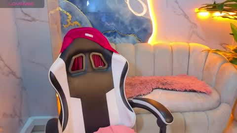 Live 1500am 2100pm COLOMBIAN HOUR online show from April 18, 2026, 8:09 pm