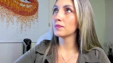 Anny online show from February 11, 2025, 12:58 pm