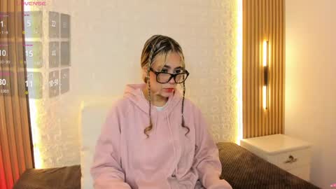 Snapshot of anny_vall chatting on June 5, 2026, 1:06 pm Anny online show from June 5, 2026, 1:06 pm