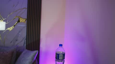 Ana online show from September 18, 2025, 12:07 pm