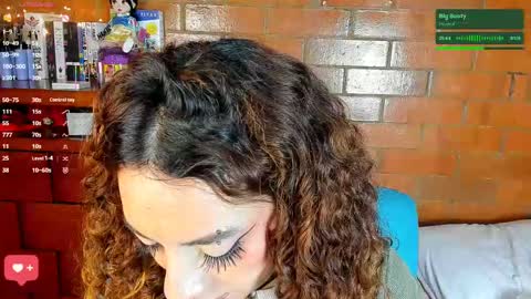 Anny  IG online show from September 29, 2025, 9:30 pm