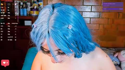 Anny  IG online show from October 31, 2025, 5:41 am