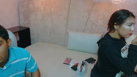 annyeli_bigtits online show from November 11, 2025, 11:43 am