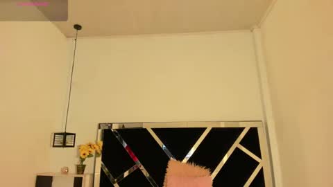 Anny online show from February 25, 2025, 9:02 pm