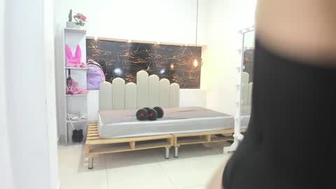 Anny online show from September 19, 2025, 8:31 pm