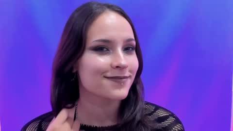 AnnyT online show from April 10, 2026, 7:40 pm