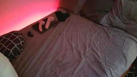 Anonymous Fantasy 4U online show from November 17, 2025, 6:52 am