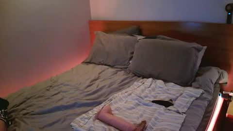 Anonymous Fantasy 4U online show from November 29, 2025, 8:28 am