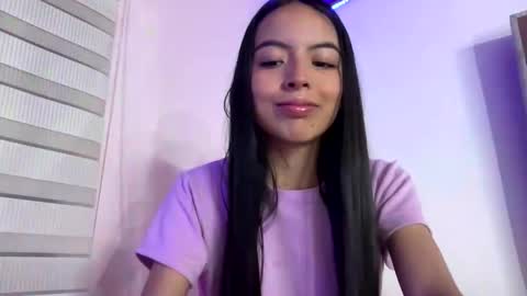 anotella_aa online show from December 1, 2025, 11:32 pm