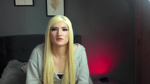 anthonela_kim online show from April 17, 2026, 3:42 am