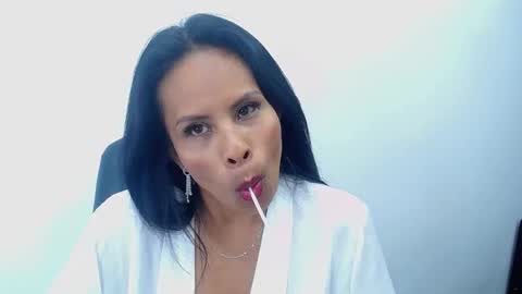 Anthonelaa   online show from March 6, 2025, 10:15 pm