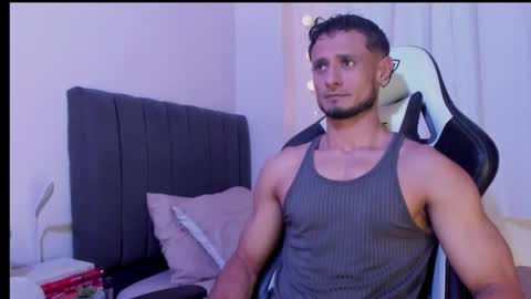 Adonys Creeb online show from September 16, 2025, 5:08 am