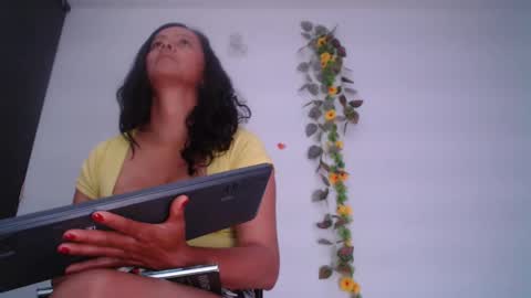 Antonella online show from February 18, 2025, 8:27 am