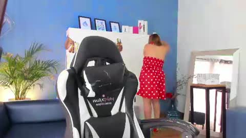 Snapshot of anto_thompson chatting on June 11, 2026, 7:12 pm Antonella online show from June 11, 2026, 7:12 pm