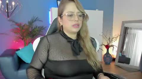 Snapshot of anto_thompson chatting on June 20, 2026, 8:00 pm Antonella online show from June 20, 2026, 8:00 pm