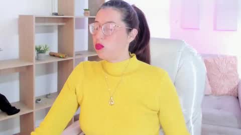 Antonella online show from October 4, 2025, 12:03 pm