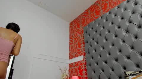 antonela_tellez online show from February 21, 2026, 7:04 pm