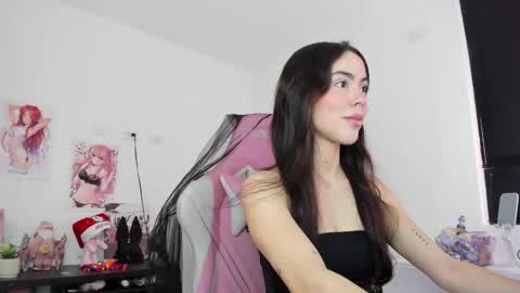 Antonella online show from December 19, 2025, 5:42 pm