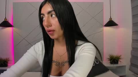 Antonella online show from February 3, 2025, 7:18 am