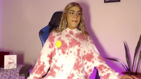 Antonella online show from November 7, 2025, 3:39 am