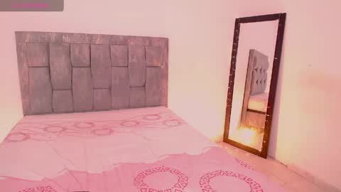 Antonella online show from April 22, 2026, 11:39 pm