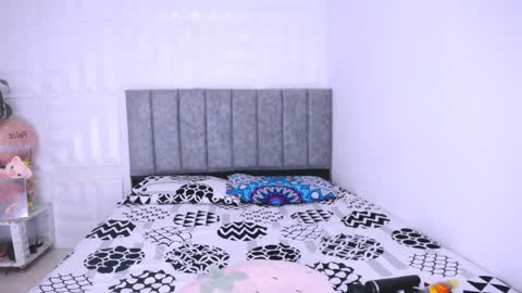 antonella online show from February 18, 2025, 2:49 am