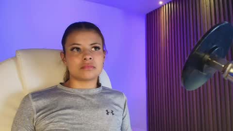 Antonella online show from April 21, 2026, 3:24 am