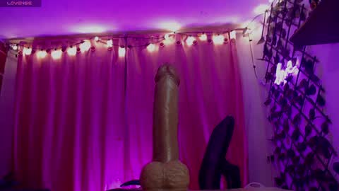 Snapshot of antonellahill_ chatting on July 28, 2026, 2:51 am Antonella GTM- 5 1800 0300am online show from July 28, 2026, 2:51 am