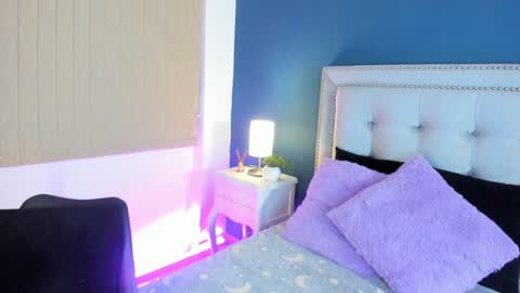 Sarah online show from December 8, 2024, 3:02 pm