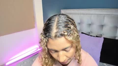 Sarah online show from February 25, 2025, 3:49 pm