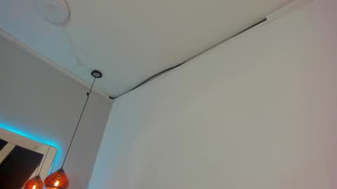 A N T O N E L L E  online show from January 16, 2025, 11:15 am