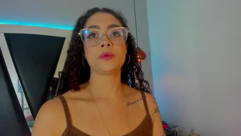 A N T O N E L L E  online show from January 19, 2025, 11:23 am