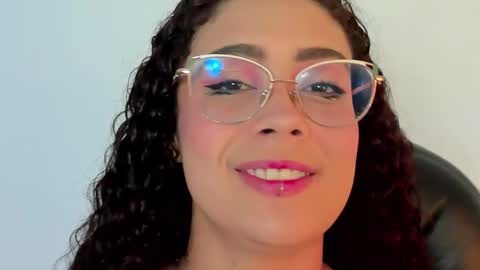 A N T O N E L L E  online show from March 2, 2025, 11:07 am