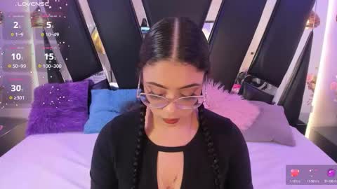 A N T O N E L L E  online show from October 2, 2025, 11:39 am