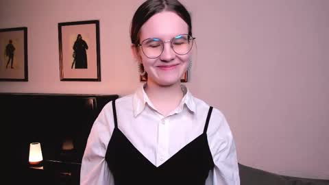 Eva 3 online show from December 4, 2025, 3:32 pm