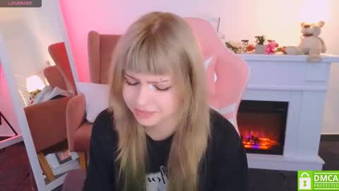 antonia_ferrero online show from September 23, 2025, 7:00 am