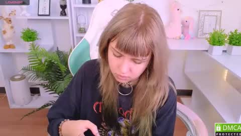 antonia_ferrero online show from September 24, 2025, 7:01 am