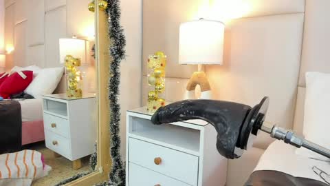 Snapshot of antoniaross chatting on January 6, 2025, 7:45 pm Antonia online show from January 6, 2025, 7:45 pm