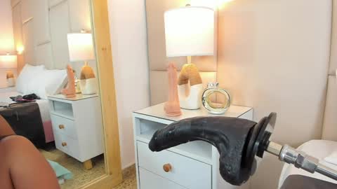 Snapshot of antoniaross chatting on February 7, 2025, 11:55 pm Antonia online show from February 7, 2025, 11:55 pm