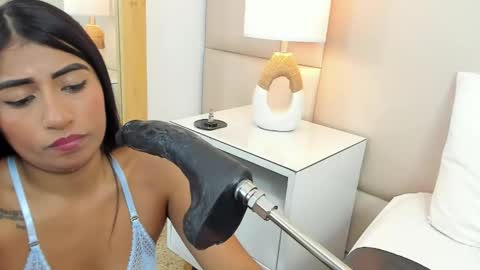 Snapshot of antoniaross chatting on December 5, 2025, 4:25 pm Antonia online show from December 5, 2025, 4:25 pm