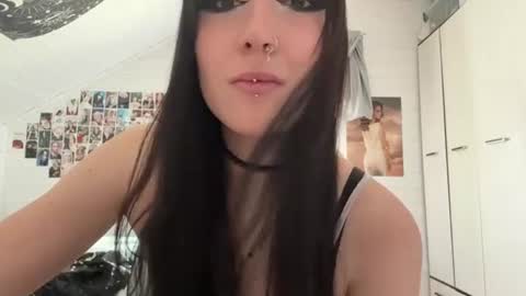 Snapshot of antoninadimartino chatting on June 9, 2026, 8:26 am Claire online show from June 9, 2026, 8:26 am