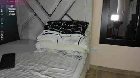 Antonio  online show from April 4, 2026, 2:25 pm