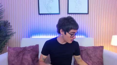 Antonio online show from December 2, 2025, 6:58 pm