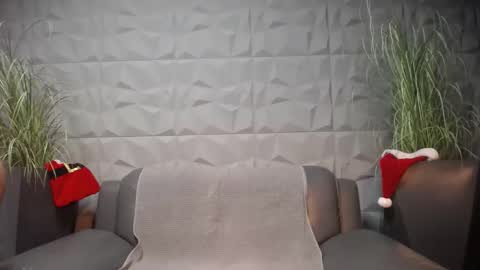 HI My name is Antonio online show from December 4, 2024, 8:07 pm