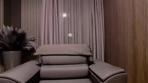 HI My name is Antonio online show from December 15, 2025, 7:07 pm