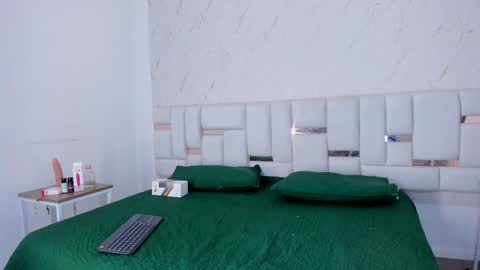 antony_d_ossa online show from April 26, 2026, 8:06 pm