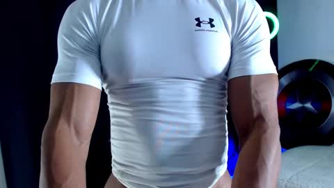 Instagram miguelangel1802  online show from September 17, 2025, 3:30 am