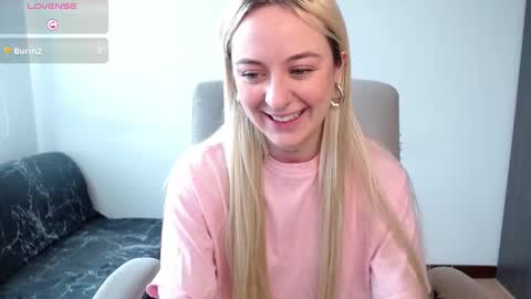 Snapshot of anttoniia chatting on January 8, 2025, 4:00 pm Antonia online show from January 8, 2025, 4:00 pm