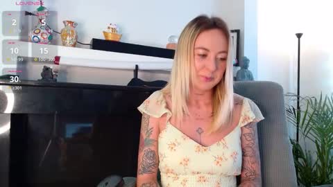 Snapshot of anttoniia chatting on November 14, 2025, 7:23 pm Antonia online show from November 14, 2025, 7:23 pm