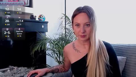 Snapshot of anttoniia chatting on January 14, 2026, 6:24 pm Antonia online show from January 14, 2026, 6:24 pm